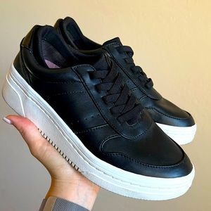 Dr Scholls SlipOn Sneakers